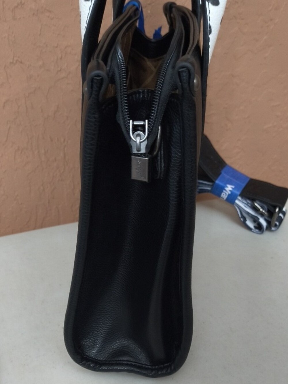 NWT Wrangler Western Black Tote with White Cow-Print Handles & Crossbody Strap - Picture 8 of 10